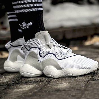 阿迪達斯（Adidas）籃球鞋純白CQ0992  
