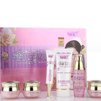 告別干燥肌膚，補水洗面奶來(lái)助力