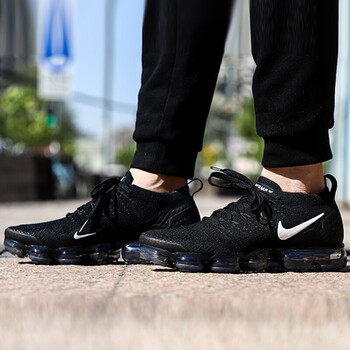 耐克（NIKE）跑步鞋942842-001【潮】 