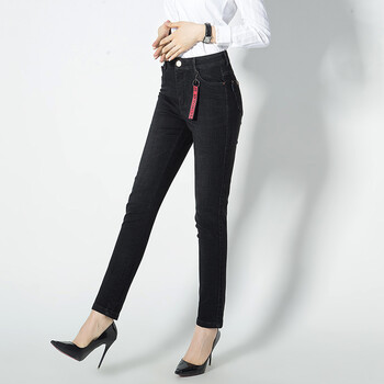 極簡(jiǎn)風(fēng)牛仔褲，穿出你的優(yōu)雅范