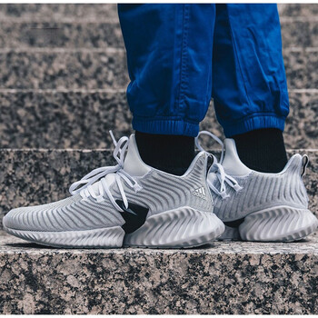 阿迪達(dá)斯（Adidas）跑步鞋AQ0562-18秋季 