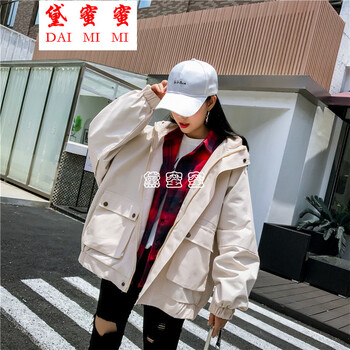 百搭牛仔外套，穿出青春活力范