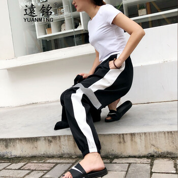 簡約風(fēng)牛仔褲，讓你秒變長腿