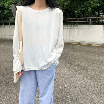 純色小白鞋，打造青春少女風