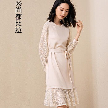 純色露肩連衣裙，打造優(yōu)雅小仙女