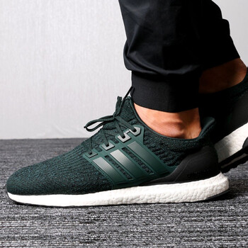 阿迪達(dá)斯（Adidas）跑步鞋S82024 