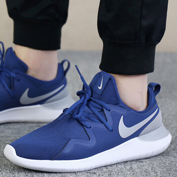 耐克（NIKE）跑步鞋AA2160-401 