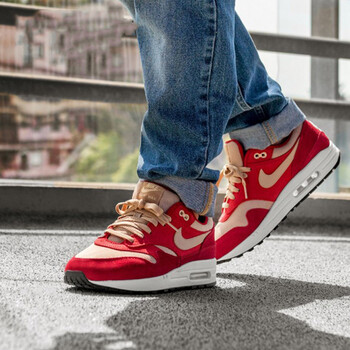 耐克（NIKE）跑步鞋908366-600 40