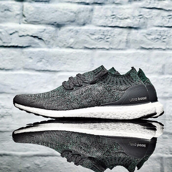 阿迪達斯（Adidas）跑步鞋DA9165 