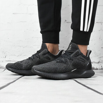 阿迪達斯（Adidas）跑步鞋AQ0573 36，37，38，41，42，43