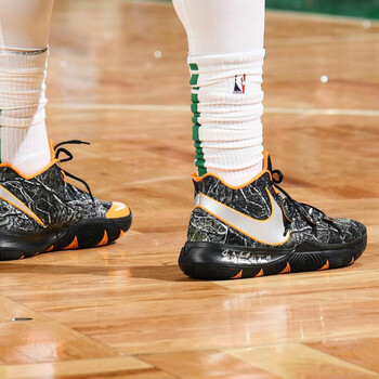 耐克（NIKE）籃球鞋AO2918-902（歐文5黑橙） 