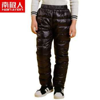 少年羽絨服男童