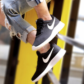 耐克（NIKE）跑步鞋812654-011 39