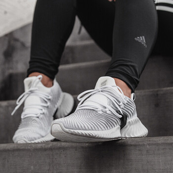 阿迪達斯（Adidas）跑步鞋灰色白色AQ0562 