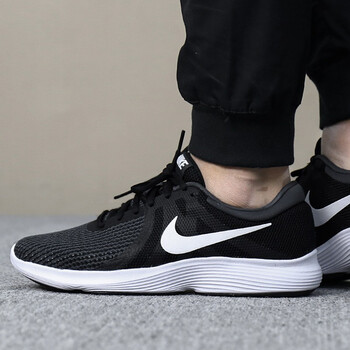 耐克（NIKE）跑步鞋908988-001/黑白-煤黑 主推款 42