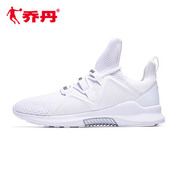 經(jīng)典的系帶運動鞋，讓你舒適出行