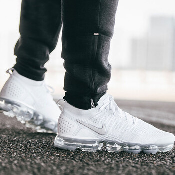 耐克（NIKE）跑步鞋942842-105 42.5