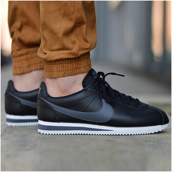 耐克（NIKE）跑步鞋黑色749571-011 