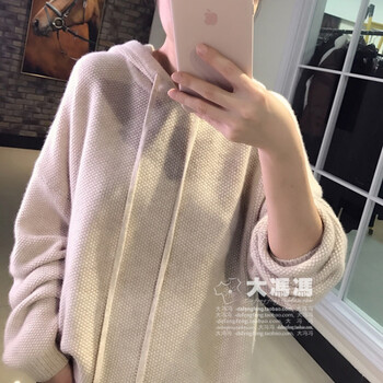 純色連衣裙，微胖女生的好選擇