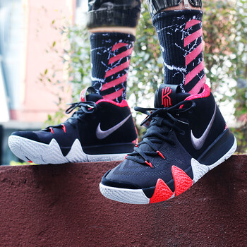 耐克（NIKE）籃球鞋黑色943807-005 41