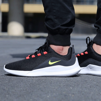 耐克（NIKE）跑步鞋AA2181-001黑/熒光黃 