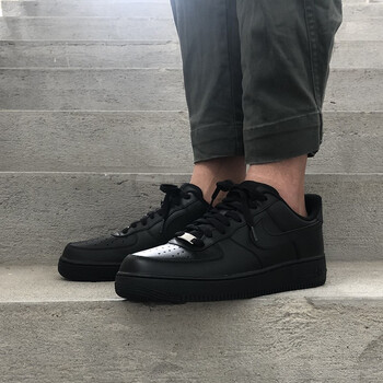 耐克（NIKE）板鞋純黑 