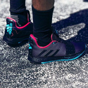 阿迪達斯（Adidas）籃球鞋黑紫G54768 