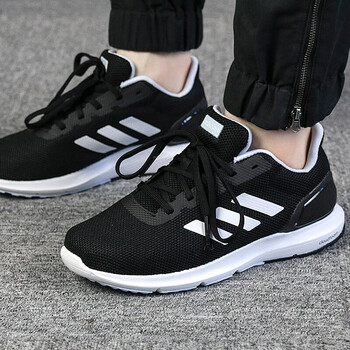 adidas跑步鞋B44888 36，37，38.5，38，39，40，36.5