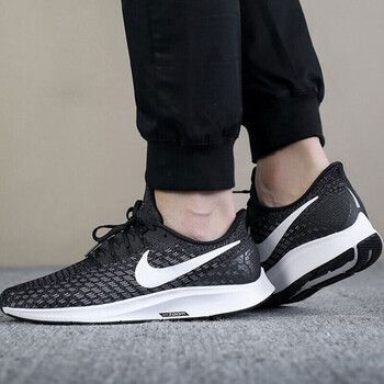 NIKE跑步鞋942855-001 