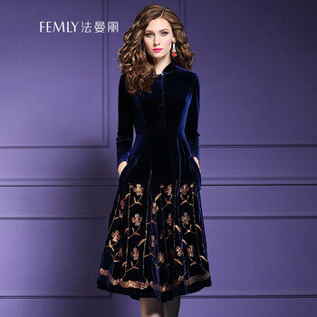 法曼麗（FEMLY） 純色 刺繡 連衣裙