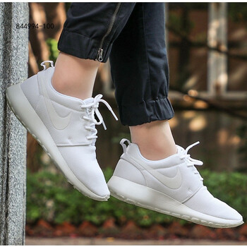 耐克（NIKE）跑步鞋844994-100 36