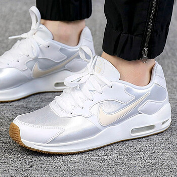 耐克（NIKE）跑步鞋916787-102 