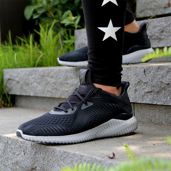 阿迪達斯（Adidas）跑步鞋BY4264 現(xiàn)貨，秋季新款鯊魚鰭，品牌主推  40