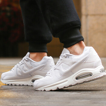 耐克（NIKE）跑步鞋白金屬銀749760-102 42.5