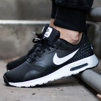 耐克（NIKE）跑步鞋705149-009 黑/白 