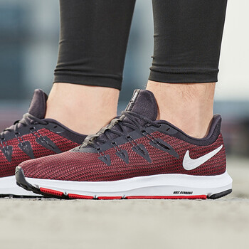 耐克（NIKE）跑步鞋AA7403-004 40