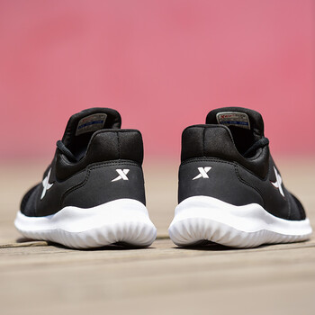 特步（XTEP）跑步鞋女款黑白 35