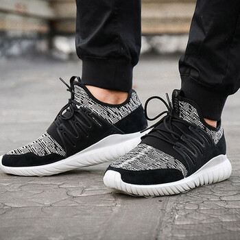 阿迪達斯（Adidas）跑步鞋黑白CQ1411 