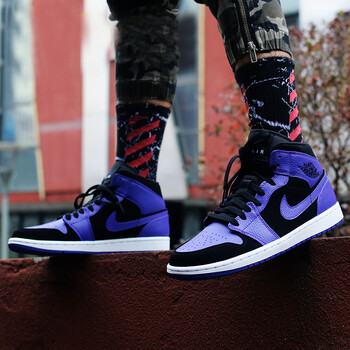 耐克（NIKE）籃球鞋黑藍(lán)554724-051 42