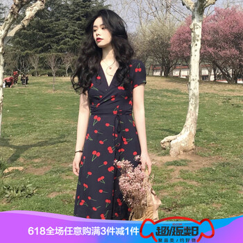 夏日出游，你需要一條連衣裙
