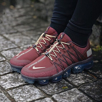 耐克（NIKE）跑步鞋AQ8811-600酒紅色/防水抽繩 