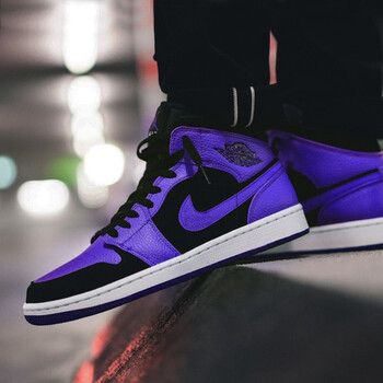 耐克（NIKE）籃球鞋554724-051 AJ1小黑紫腳趾 40.5