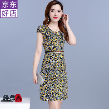 修身連衣裙，打造優(yōu)雅女神范