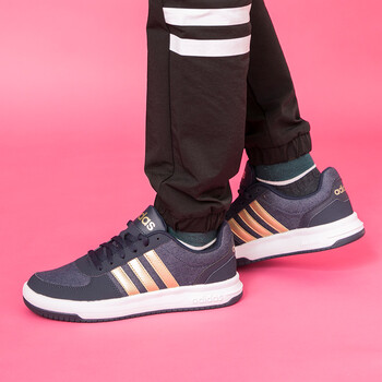 阿迪達斯（Adidas）籃球鞋BB9718 39