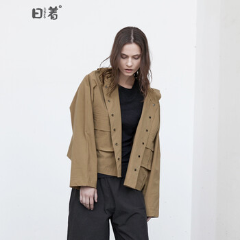 復(fù)古翻領(lǐng)長(zhǎng)袖外套，穿出你的氣質(zhì)
