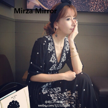 蜜莎蜜拉（Mirza Mirror） 中國文化，碎花，純色 繡花，刺繡 連衣裙