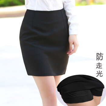 性感小黑裙，打造優(yōu)雅女郎范