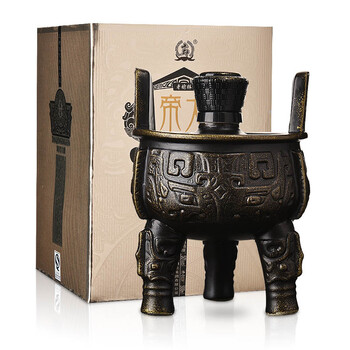 醇香白酒，老友相聚的佐餐佳品