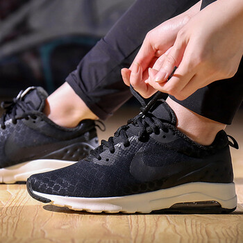 耐克（NIKE）跑步鞋844895-001 