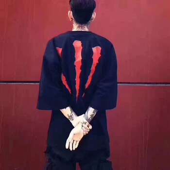 VINNECOMBE 七分袖 男士T恤 黑紅二代 S，XL，L，M